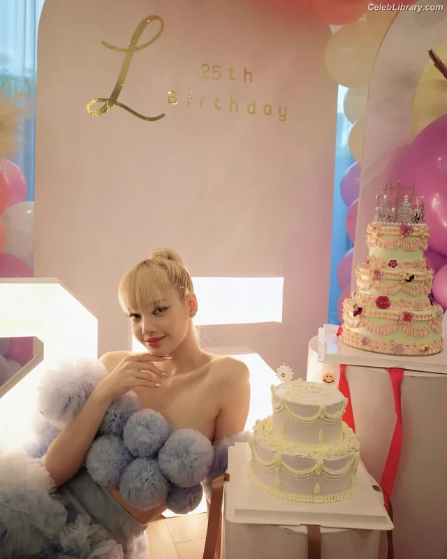 Lisa  BLΛƆKPIИK (Blackpink) photo 13 of 6190