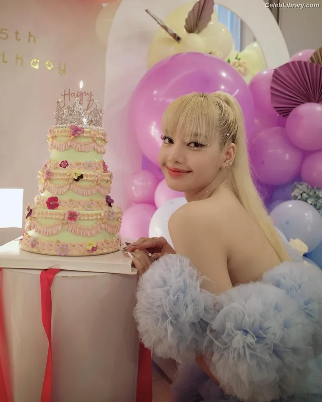 Lisa  BLΛƆKPIИK (Blackpink) photo 15 of 6190