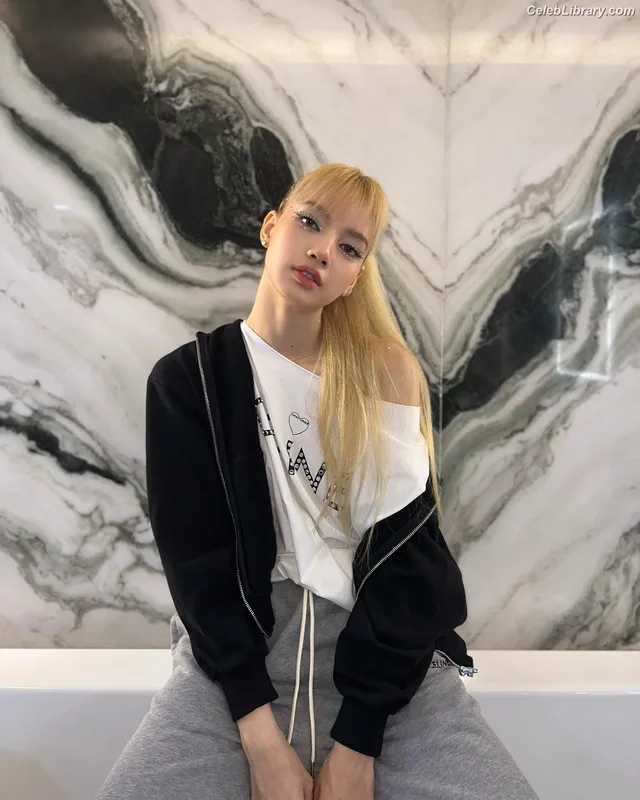 Lisa  BLΛƆKPIИK (Blackpink) photo 22 of 6190