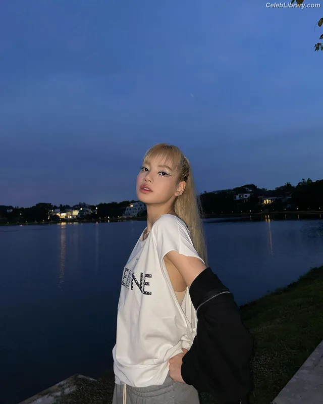 Lisa  BLΛƆKPIИK (Blackpink) photo 24 of 6190