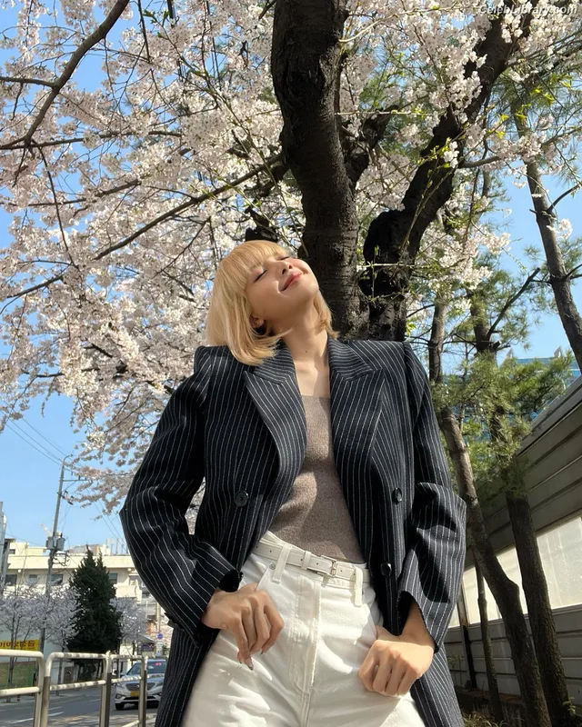 Lisa  BLΛƆKPIИK (Blackpink) photo 3 of 6190