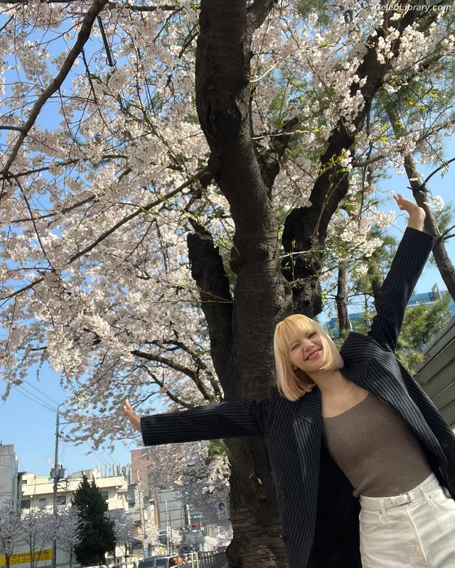 Lisa  BLΛƆKPIИK (Blackpink) photo 8 of 6190
