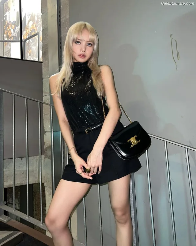 Lisa  BLΛƆKPIИK (Blackpink) photo 4 of 6190