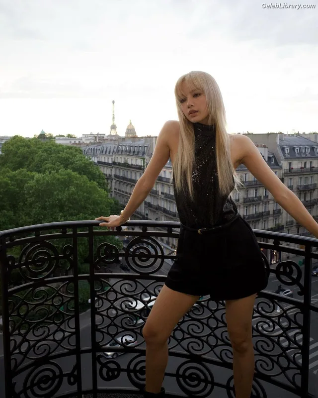 Lisa  BLΛƆKPIИK (Blackpink) photo 10 of 6190