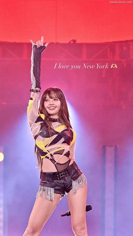 Lisa  BLΛƆKPIИK (Blackpink) photo 1 of 6190