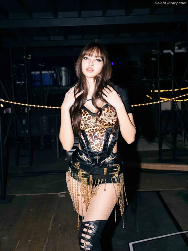 Lisa  BLΛƆKPIИK (Blackpink) photo 10 of 6190