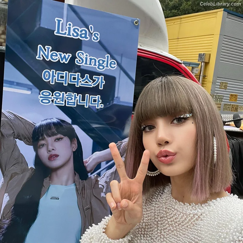 Lisa  BLΛƆKPIИK (Blackpink) photo 17 of 6190