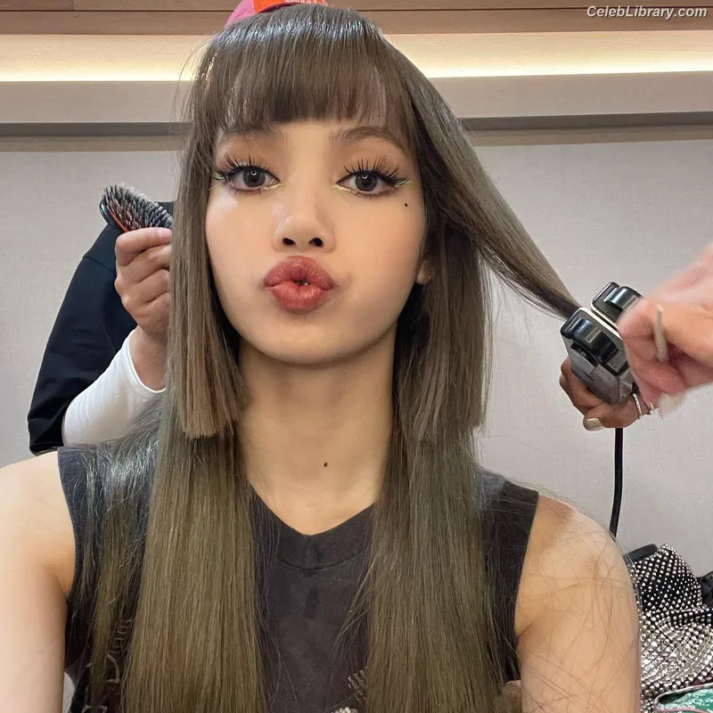 Lisa  BLΛƆKPIИK (Blackpink) photo 21 of 6190