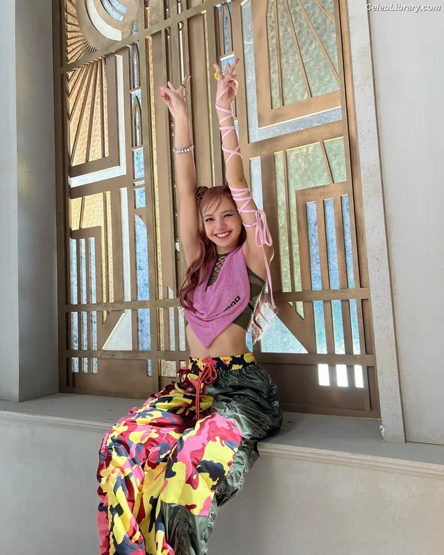 Lisa  BLΛƆKPIИK (Blackpink) photo 7 of 6190