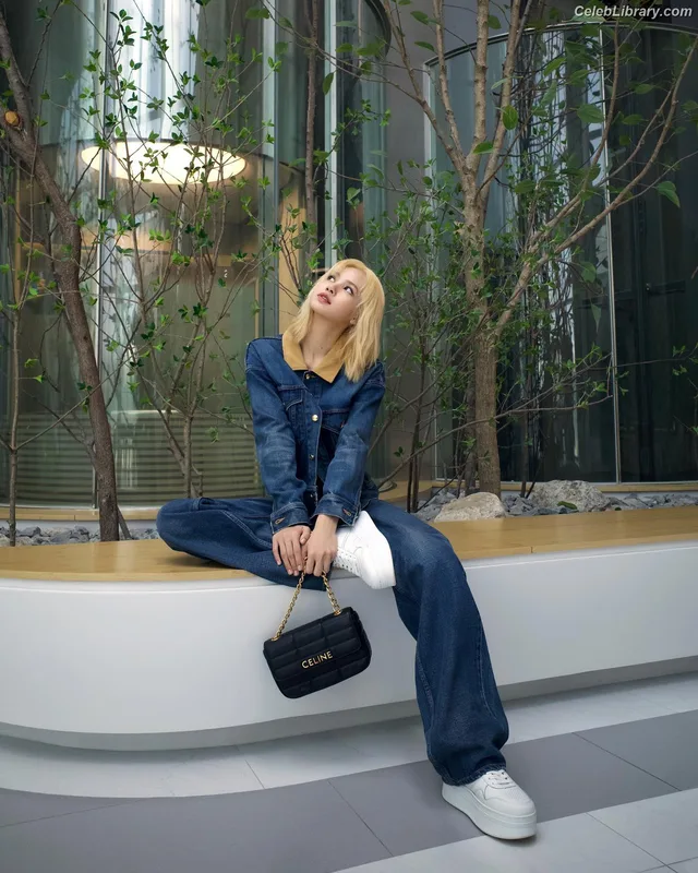 Lisa  BLΛƆKPIИK (Blackpink) photo 9 of 6190