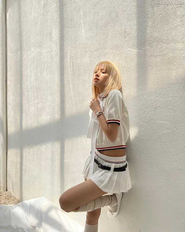 Lisa  BLΛƆKPIИK (Blackpink) photo 13 of 6190