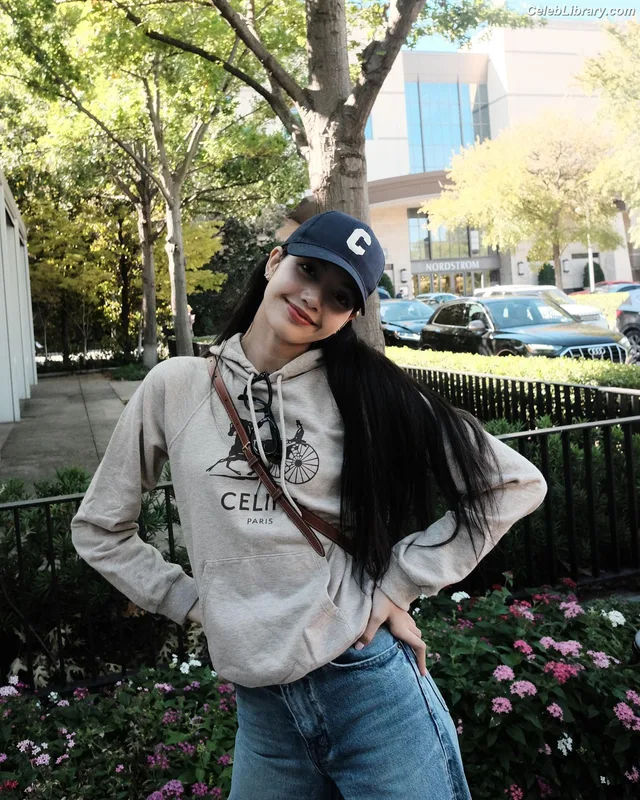 Lisa  BLΛƆKPIИK (Blackpink) photo 2 of 6190