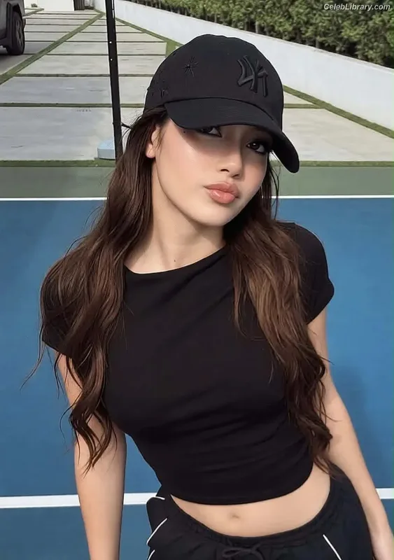Lisa  BLΛƆKPIИK (Blackpink) photo 14 of 6190