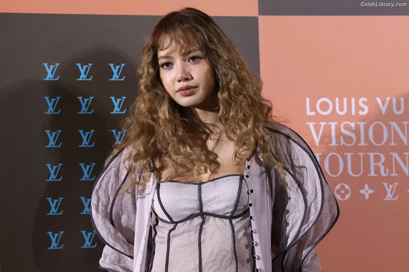 Lisa  BLΛƆKPIИK (Blackpink) photo 20 of 6190