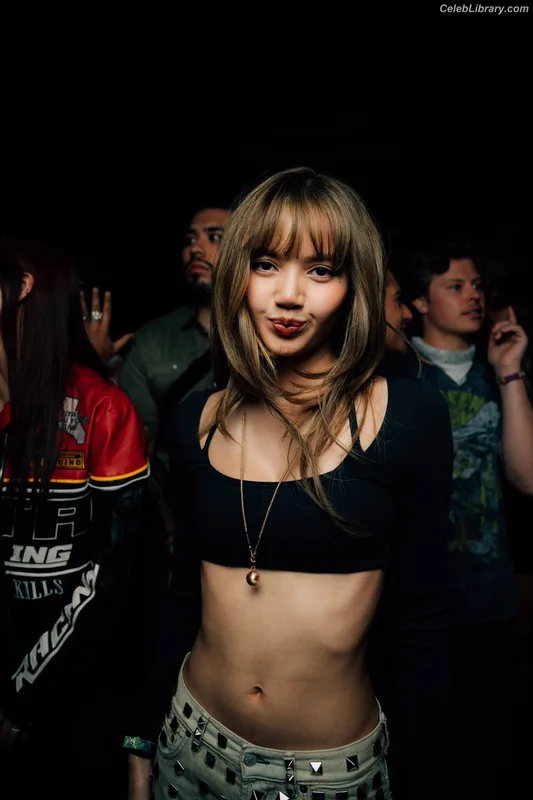 Lisa  BLΛƆKPIИK (Blackpink) photo 5 of 6190