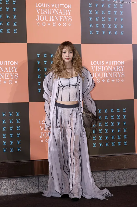 Lisa  BLΛƆKPIИK (Blackpink) photo 6 of 6190