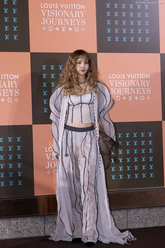 Lisa  BLΛƆKPIИK (Blackpink) photo 8 of 6190