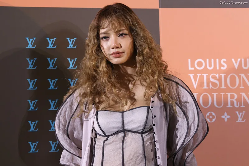 Lisa  BLΛƆKPIИK (Blackpink) photo 11 of 6190