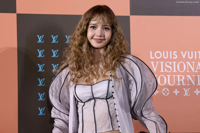 Lisa  BLΛƆKPIИK (Blackpink) photo 7 of 6190