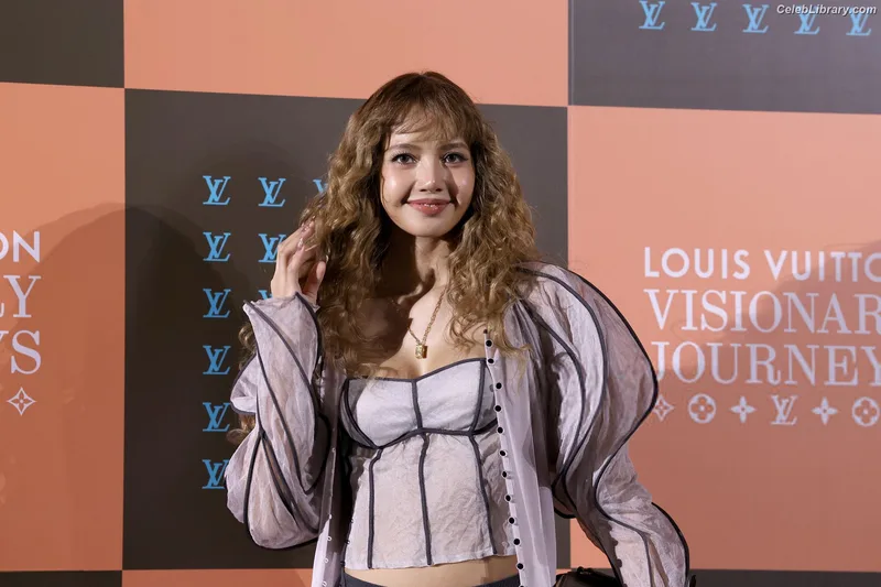 Lisa  BLΛƆKPIИK (Blackpink) photo 8 of 6190
