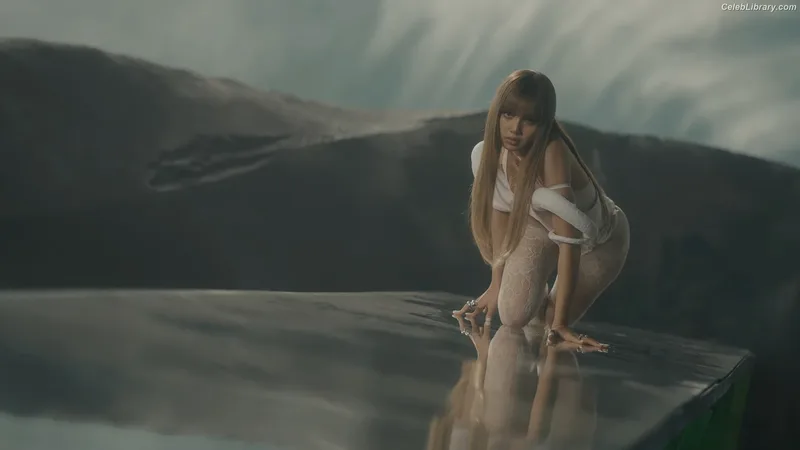 Lisa  BLΛƆKPIИK (Blackpink) photo 16 of 6190