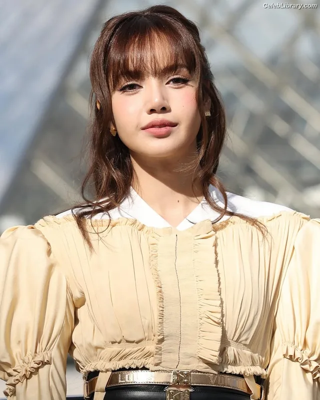 Lisa  BLΛƆKPIИK (Blackpink) photo 5 of 6190