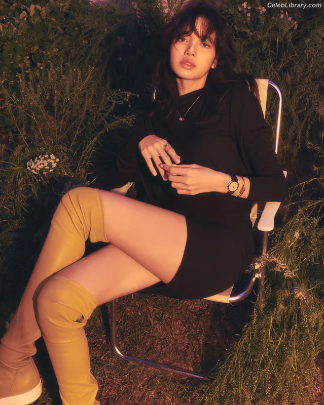 Lisa  BLΛƆKPIИK (Blackpink) photo 1 of 6190