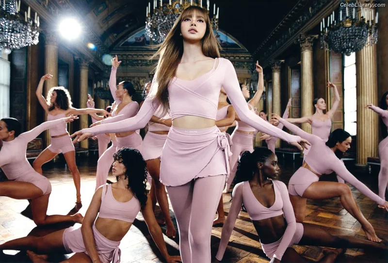 Lisa  BLΛƆKPIИK (Blackpink) photo 22 of 6190