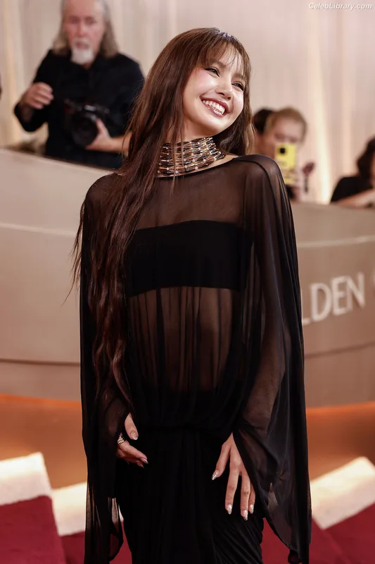 Lisa  BLΛƆKPIИK (Blackpink) photo 13 of 6190