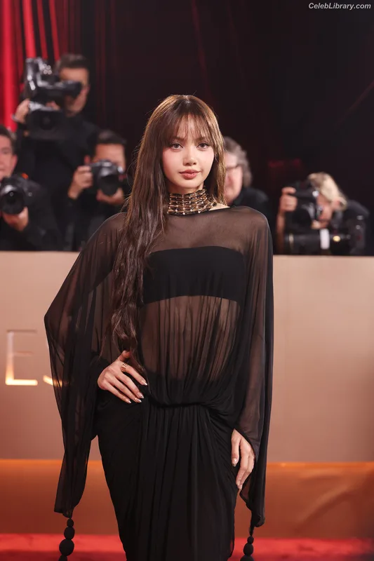 Lisa  BLΛƆKPIИK (Blackpink) photo 1 of 6190