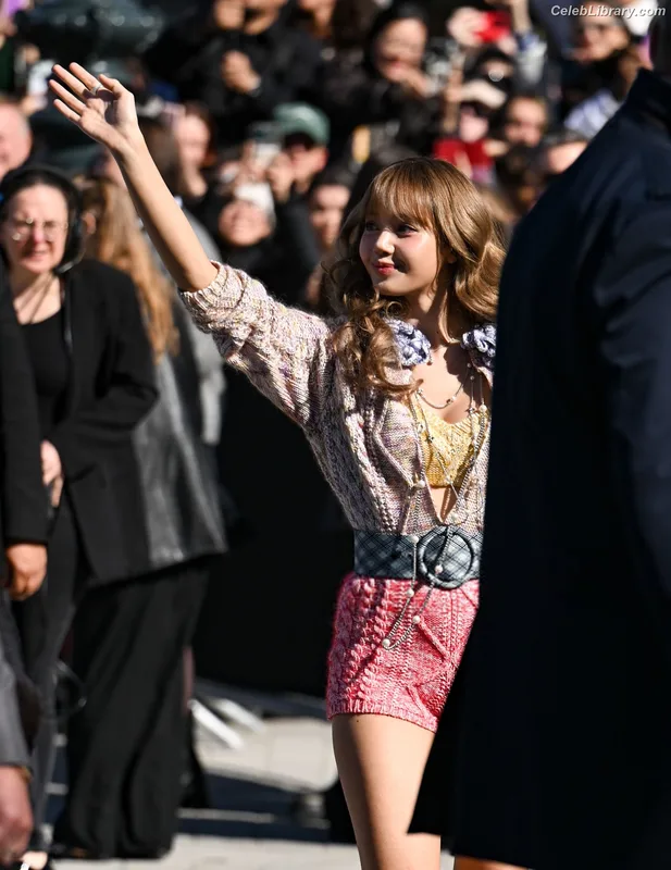 Lisa BLΛƆKPIИK (Blackpink) photo 18 of 6190