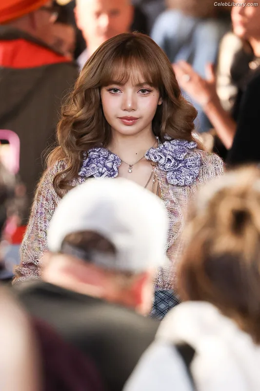 Lisa BLΛƆKPIИK (Blackpink) photo 8 of 6190
