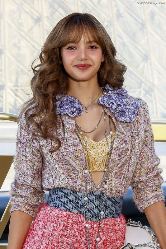 Lisa BLΛƆKPIИK (Blackpink) photo 16 of 6190