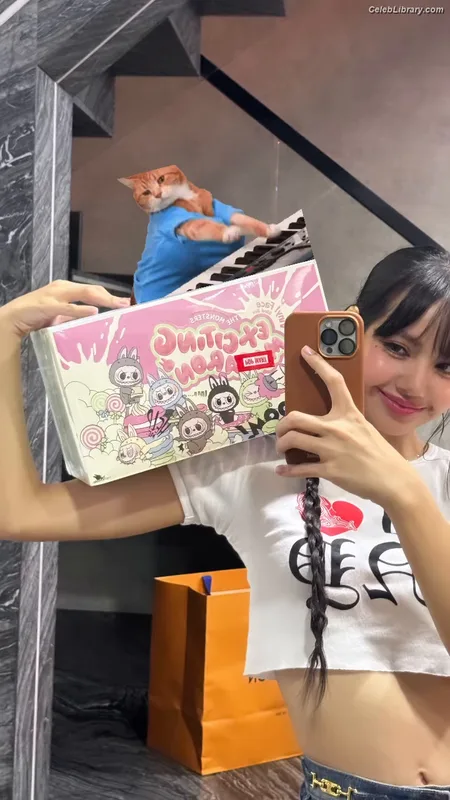 Lisa BLΛƆKPIИK (Blackpink) photo 15 of 6190