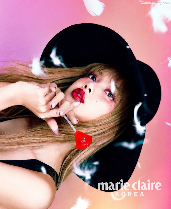 Lisa  BLΛƆKPIИK (Blackpink) photo 12 of 6190