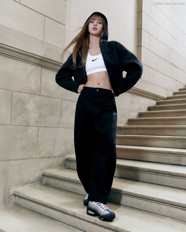 Lisa BLΛƆKPIИK (Blackpink) photo 4 of 6190