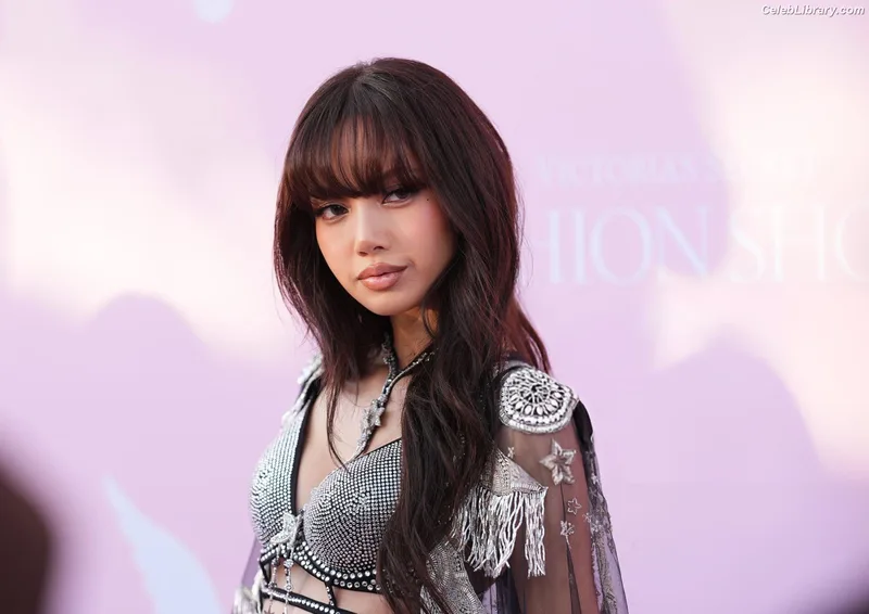 Lisa BLΛƆKPIИK (Blackpink) photo 6 of 6190