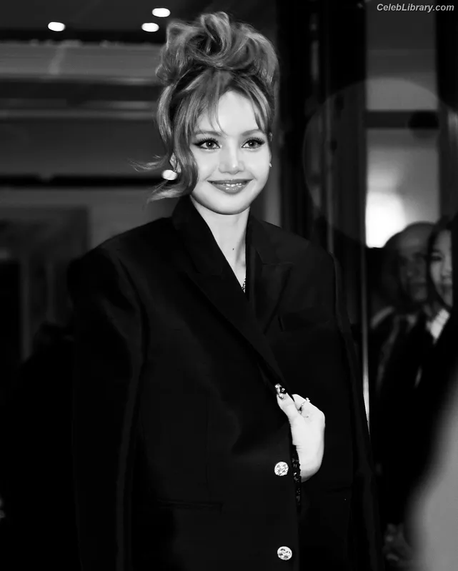 Lisa BLΛƆKPIИK (Blackpink) photo 15 of 6190