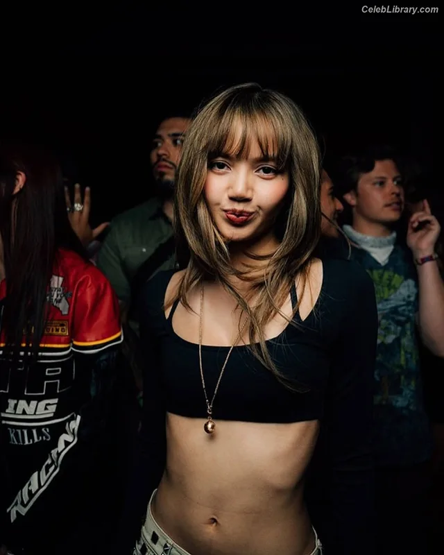 Lisa BLΛƆKPIИK (Blackpink) photo 23 of 6190