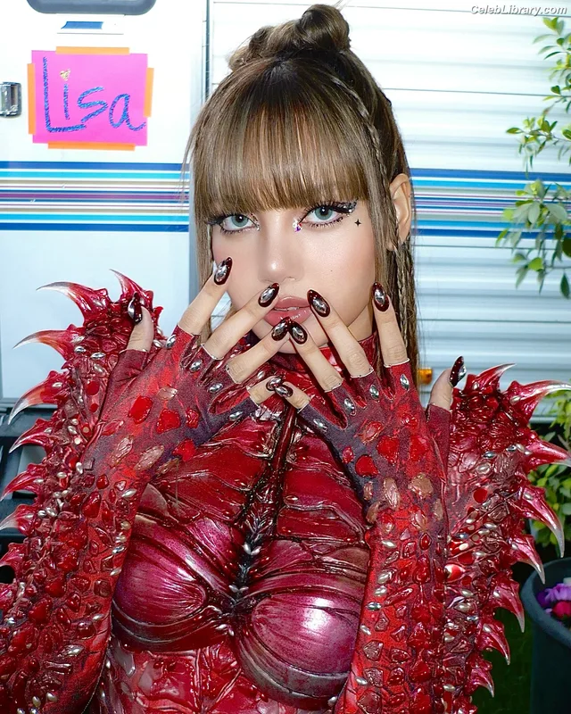 Lisa  BLΛƆKPIИK (Blackpink) photo 7 of 6190