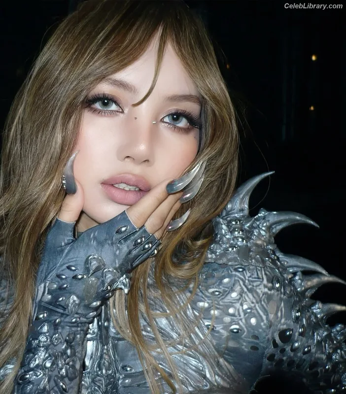 Lisa  BLΛƆKPIИK (Blackpink) photo 22 of 6190