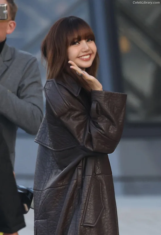 Lisa  BLΛƆKPIИK (Blackpink) photo 8 of 6190
