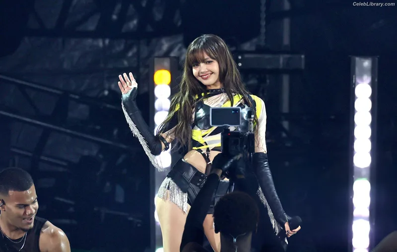 Lisa  BLΛƆKPIИK (Blackpink) photo 10 of 6190