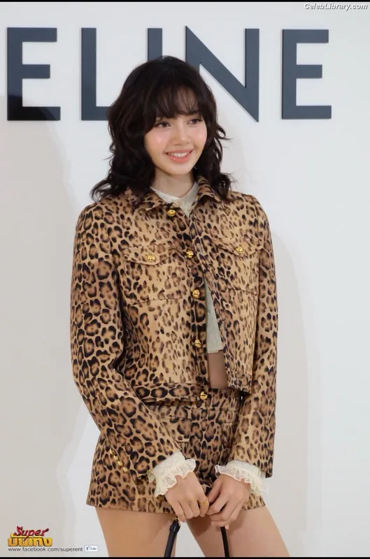 Lisa  BLΛƆKPIИK (Blackpink) photo 11 of 6190