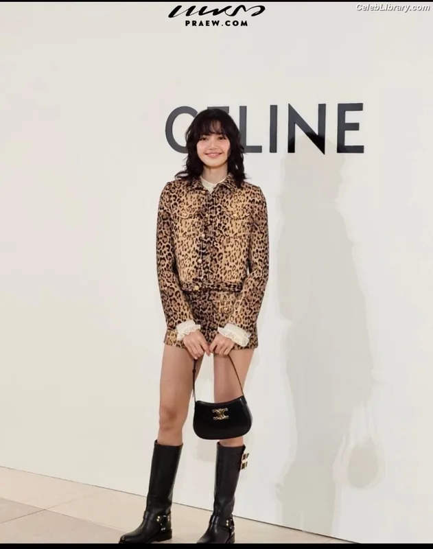 Lisa  BLΛƆKPIИK (Blackpink) photo 12 of 6190