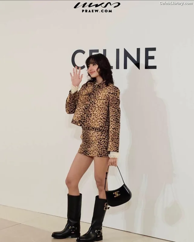Lisa  BLΛƆKPIИK (Blackpink) photo 13 of 6190