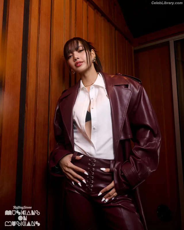 Lisa  BLΛƆKPIИK (Blackpink) photo 1 of 6190