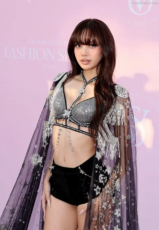 Lisa  BLΛƆKPIИK (Blackpink) photo 24 of 6190