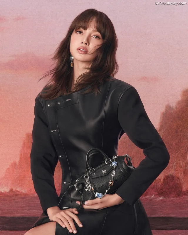 Lisa  BLΛƆKPIИK (Blackpink) photo 4 of 6190