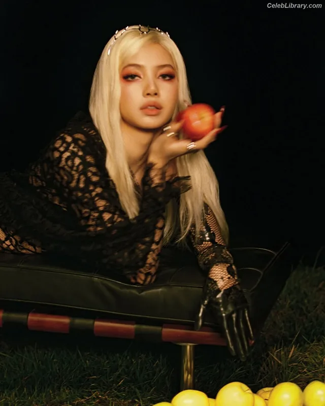 Lisa  BLΛƆKPIИK (Blackpink) photo 14 of 6190